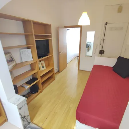 T1 Penha De Franca Com Patio * Lissabon