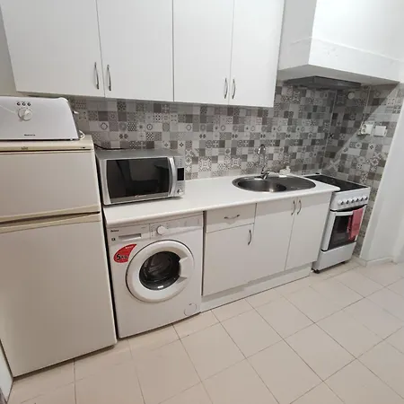 Apartment T1 Penha De Franca Com Patio *