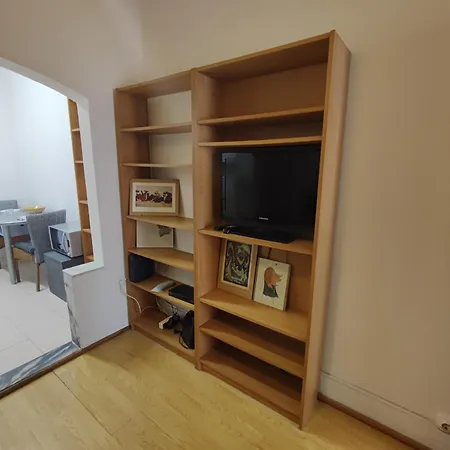 T1 Penha De Franca Com Patio Appartement *