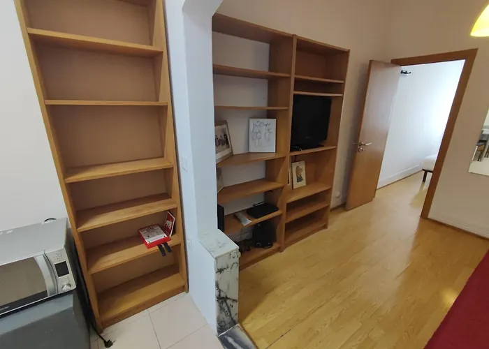 Appartement T1 Penha De Franca Com Patio *