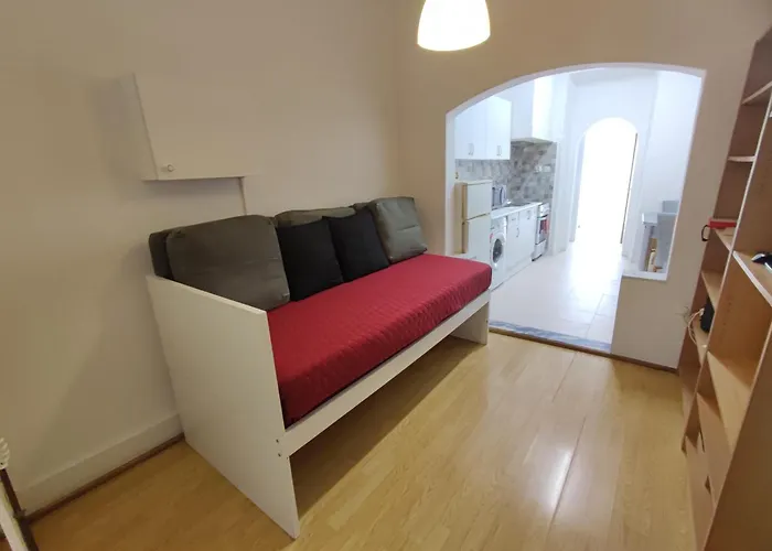 T1 Penha De Franca Com Patio * Lissabon