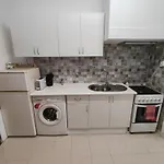 T1 Penha De Franca Com Patio Apartment *