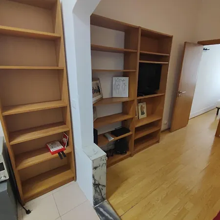 Apartamento T1 Penha De Franca Com Patio *
