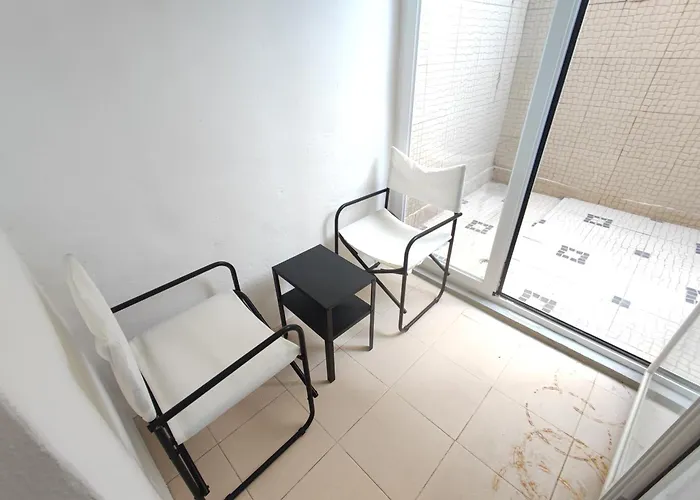 T1 Penha De Franca Com Patio *