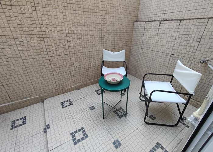 Apartamento T1 Penha De Franca Com Patio Lisboa