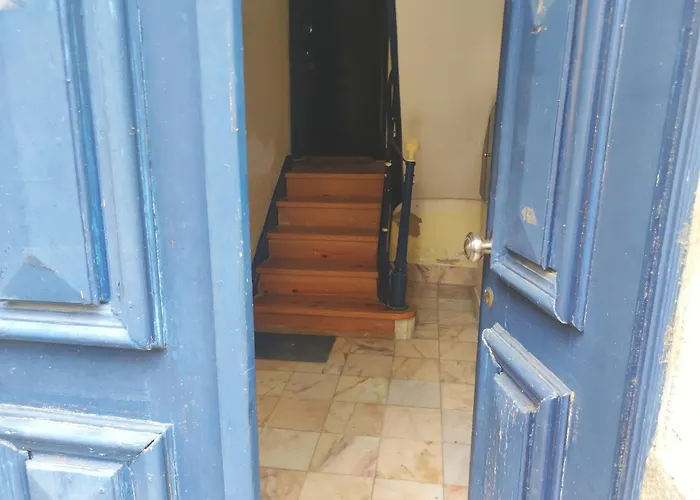 T1 Penha De Franca Com Patio *