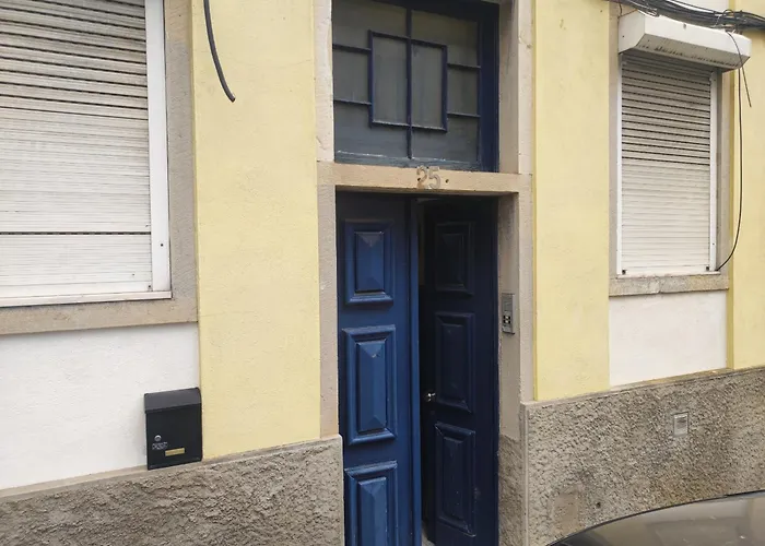 Apartamento T1 Penha De Franca Com Patio *